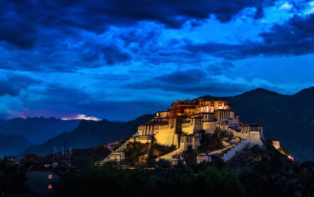 布达拉宫历史图 c1ac17a013404ae5a09fa77c2992349f.jpeg