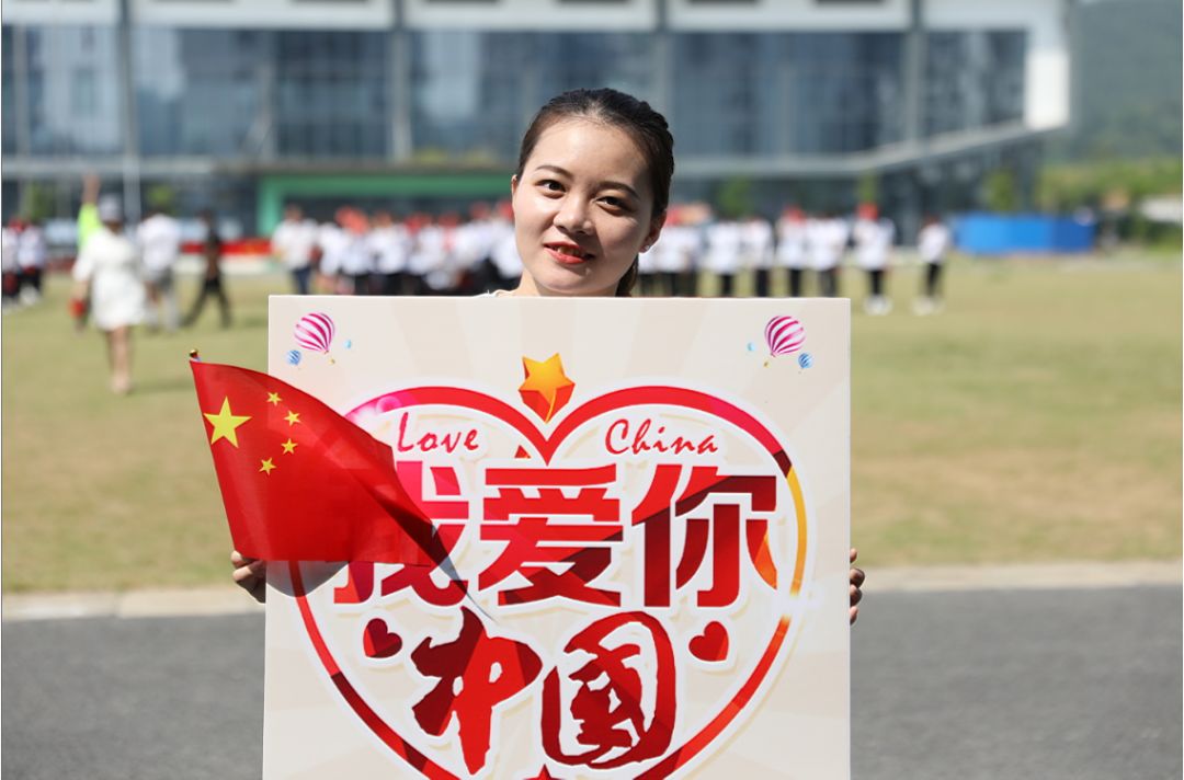 关注祝福祖国带你解锁广西卫生健康青年花式告白祖国的n种方式