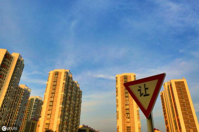 人均居住面积多少合适_农村人均年收入是多少(2)