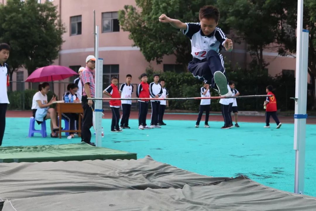 慈溪这所有历史的新学校运动会大片来了