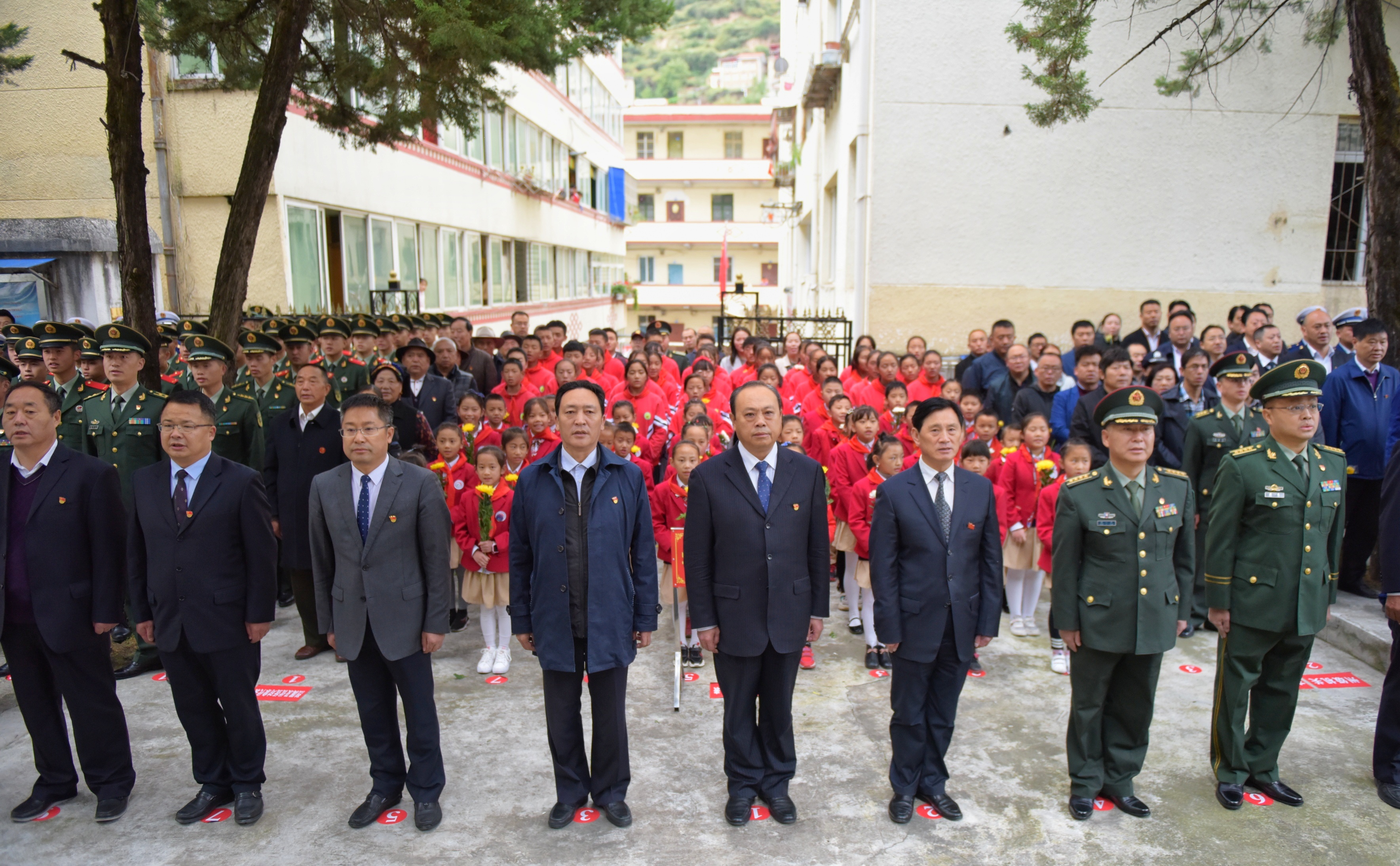 州委常委,副州长潘国伟,阿坝军分区政委杨一平,武警阿坝支队支队长