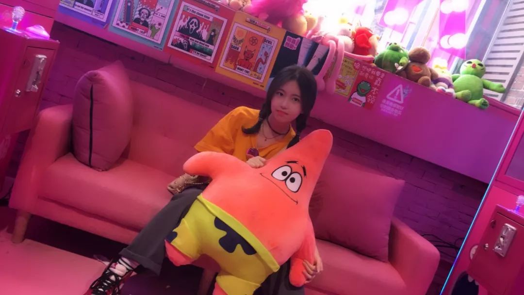 us就在今天我要送给我的学妹叶宏颖一束花手