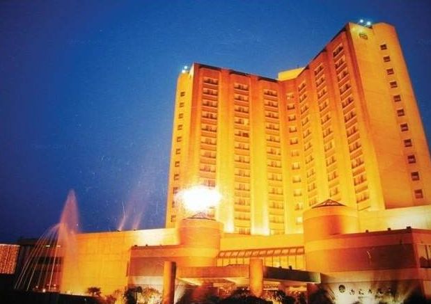 苏中苏北地区第一家与国际接轨的合资旅游涉外饭店由此诞生,16层高的