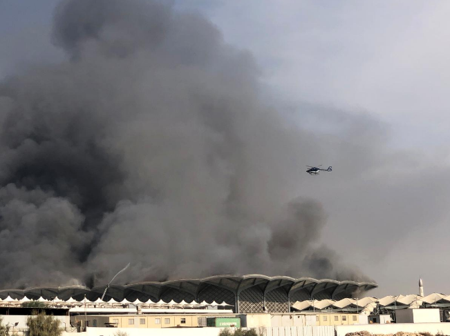 沙特一火车站突发大火：现场黑烟滚滚至少5人受伤
