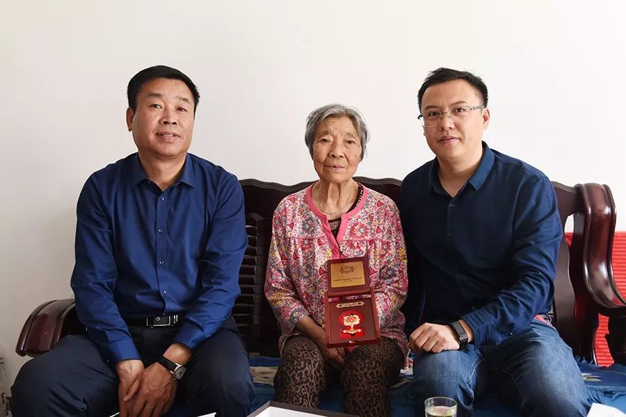 啥是老干部 4caf297fb1354f1b92476b5017c712fd.jpeg