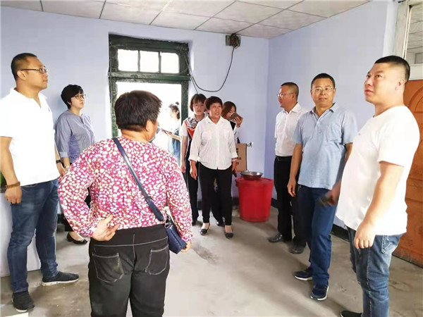 开平区烟草专卖局,张家口银行唐山开平支行走访慰问农村贫困家庭