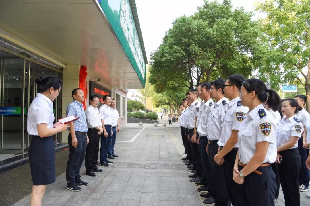 集聚区劳动保障监察大队今日揭牌