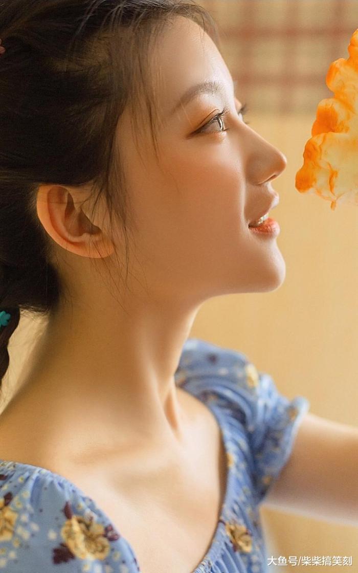 对女生说想你了女生是什么感觉 83bea1b69faa4bcb81eb93a17bf652fa.jpeg