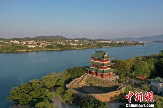 全国媒体航拍师走进赣州瞰千年宋城梦幻新景