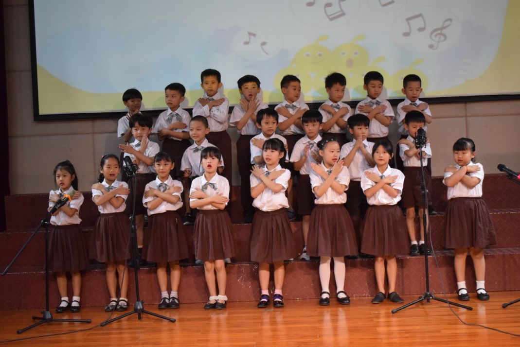 校园音乐大赛高中生 a78e34e10b784e33a4eff52e1f348c02.jpeg