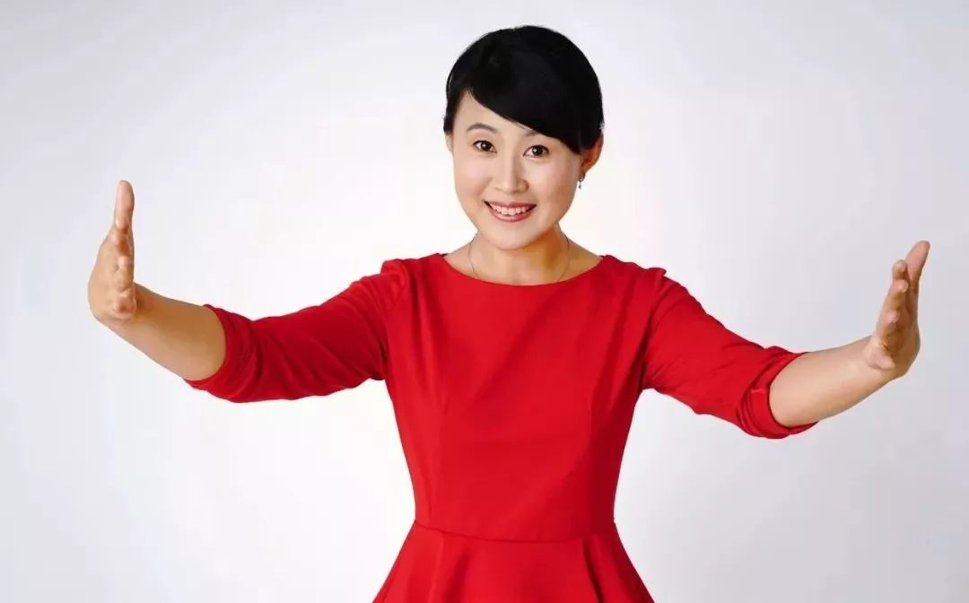 2019最励志保姆走红:原来英语好的女人,薪资还