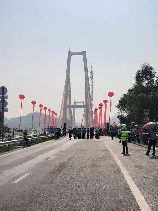 清溪口渠江特大桥串联起广安区官盛新区,岳池县,华蓥市与广安枣山