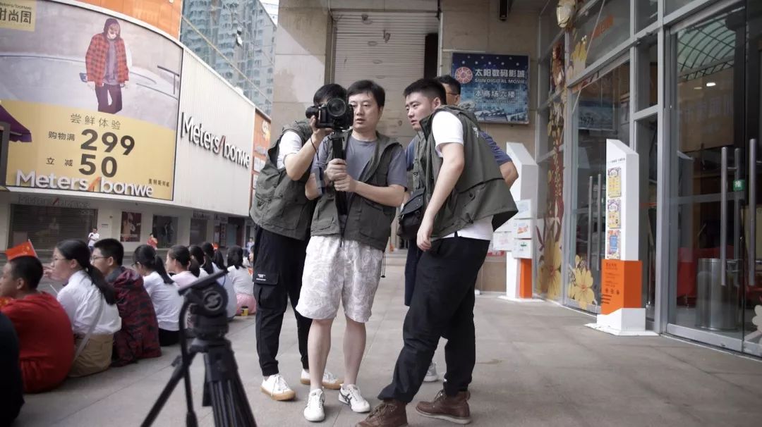 罗湖千人快闪视频震撼出炉!音乐一响就让人热