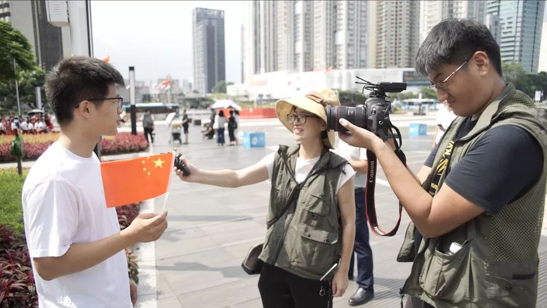 罗湖千人快闪视频震撼出炉!音乐一响就让人热