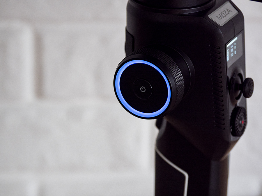 魔爪AirCross 2稳定器评测:超大承重 天生竖拍