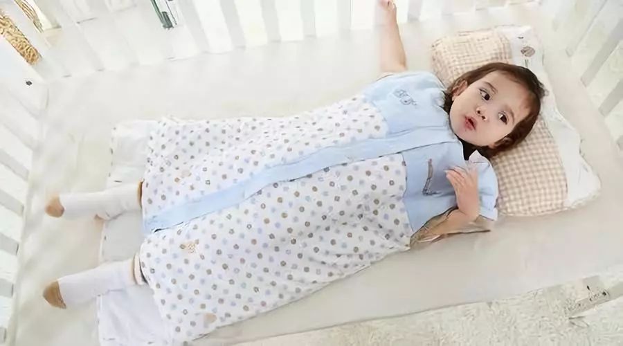 宝宝几个月开始睡睡袋 f36bd4fc06714701869b170bab018df3.jpeg
