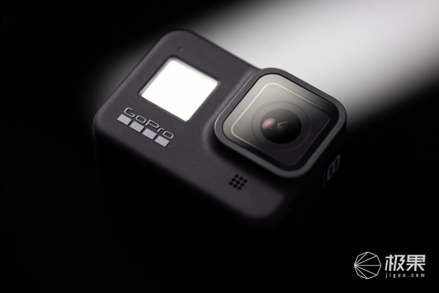 防抖稳如狗 Gopro Hero 8卡丁车实测 小白也能一键拍大片 果小妞