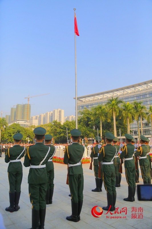 高清"同升国旗 共唱国歌"海南各界庆祝"国庆"