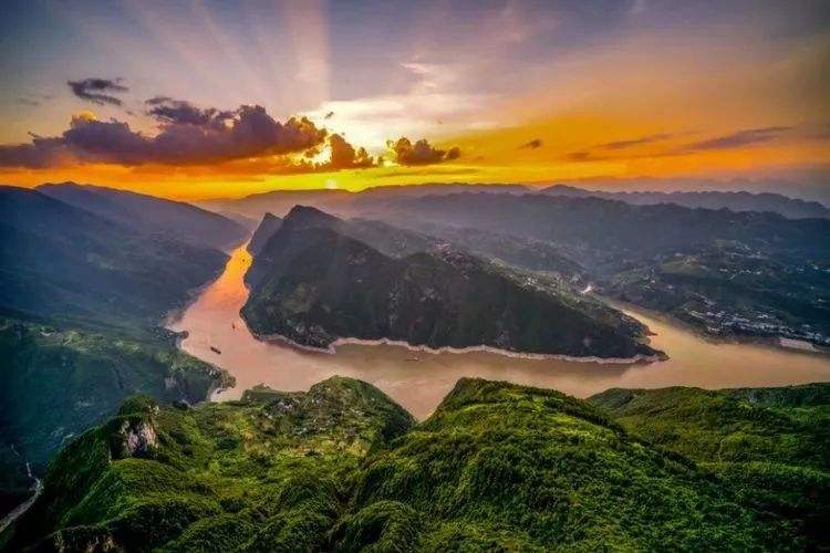 探秘巴东秘境:它是湖北"最低调"的旅游胜地,四季都有好风景