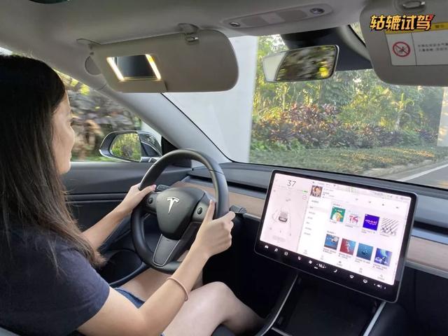特斯拉Model 3，是男人的大玩具还是小姐姐的心头好？