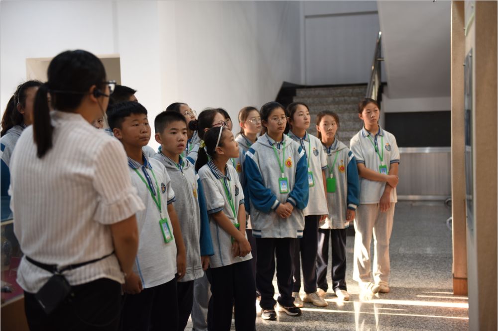 【礼赞70年】灌南县实验中学举办"我和我的祖国——国旗下的演讲"主题