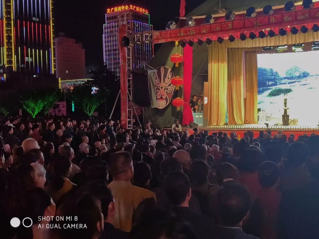 2019年国庆旅游经济总量_国庆手抄报(3)