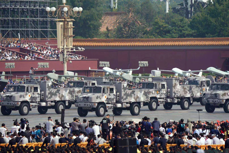 国庆大典威武雄壮装备方队接受检阅
