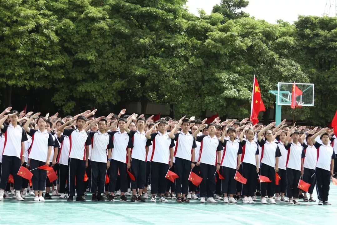 沸腾的校园!私立一中六千人快闪!现代中学、仙游实幼创意表白!