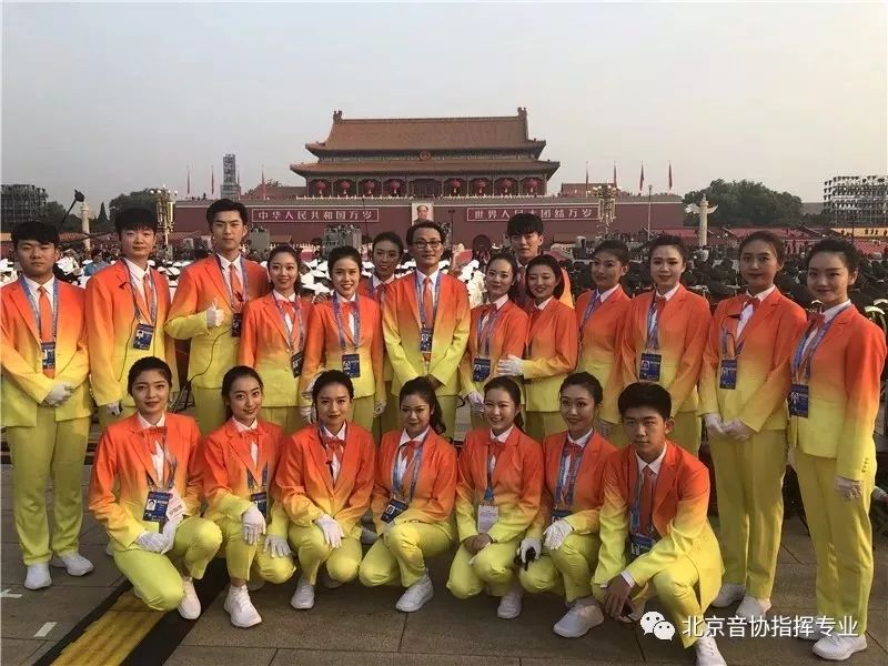 9岁女孩武俊极来自西城外国语附属小学,是一名四年级的同学.