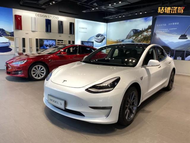 特斯拉Model 3，是男人的大玩具还是小姐姐的心头好？