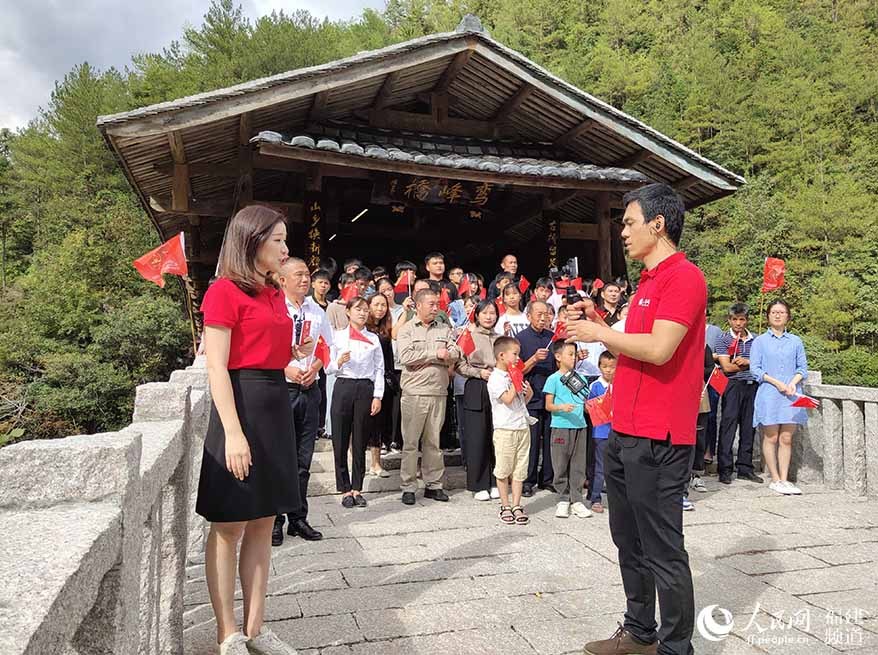 福建寿宁下党乡通过人民网直播话脱贫,展新颜,送祝福