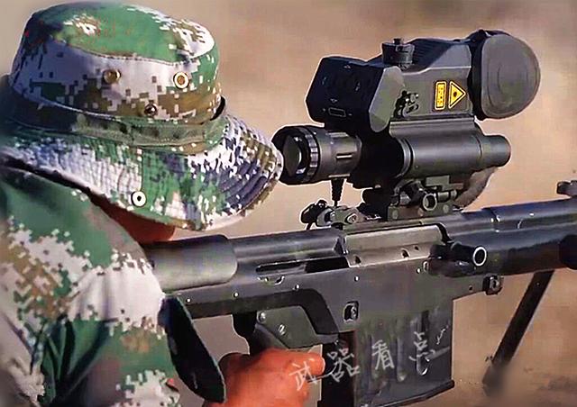 7毫米狙击步枪换装新瞄准镜:近日,我军装备的国产10式12.