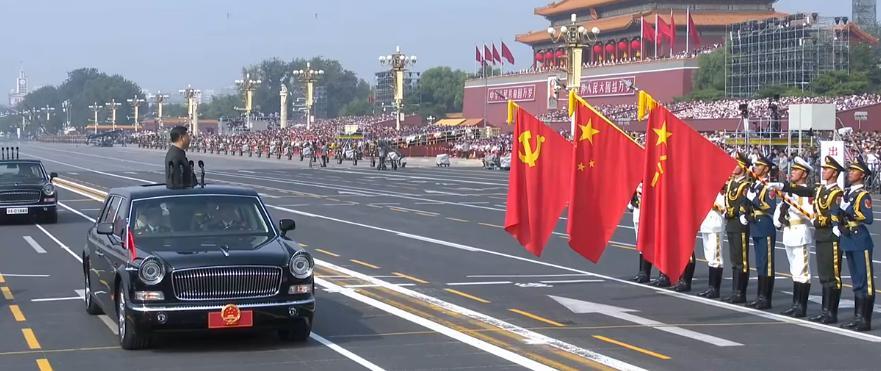 今年的红旗t196检阅车是红旗l5的加长版本,与2009六十周年国庆和2015