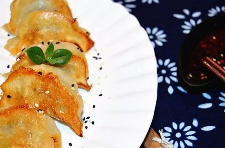 怎么煎牛肉更酥脆 ab6d4aa10dc64b36be1c53ad70adfb7a.jpeg