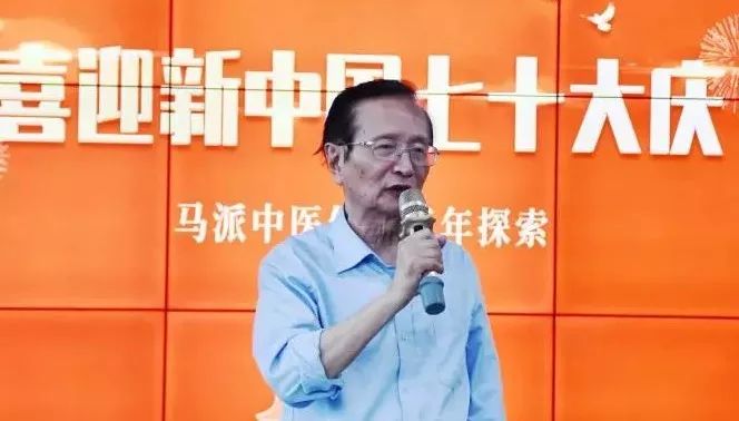 弟子们纷纷表示,马有度教授堪称「钢杆」中医,他为了民众的健康及中医