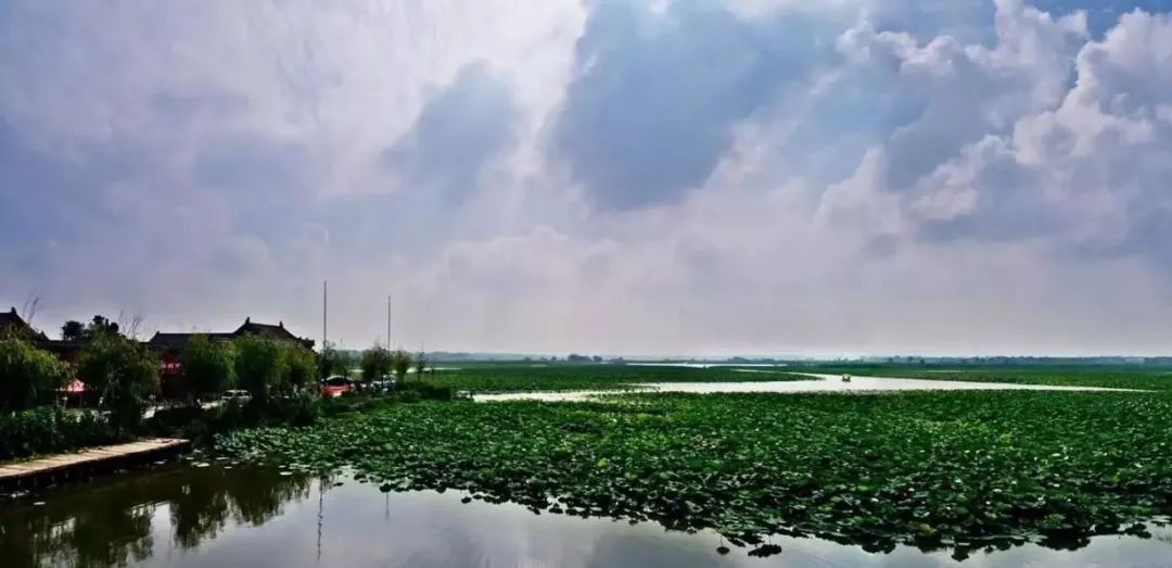 龙湖风景区