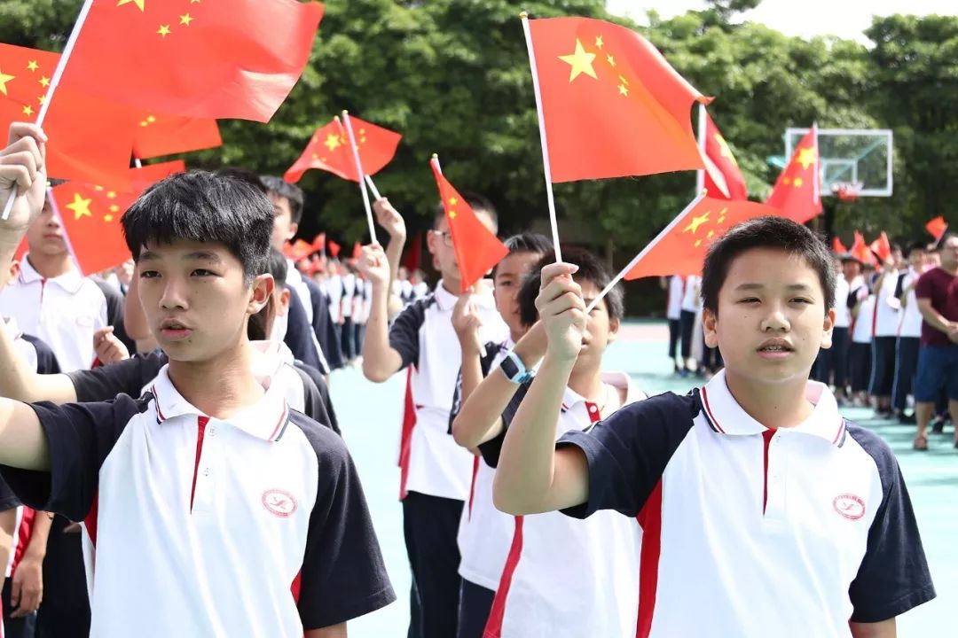 沸腾的校园!私立一中六千人快闪!现代中学、仙