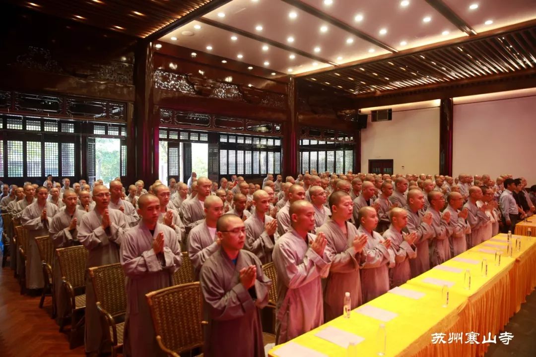 江苏佛学院寒山佛学院自创办以来,坚持中国化办学方向,致力于培养爱国