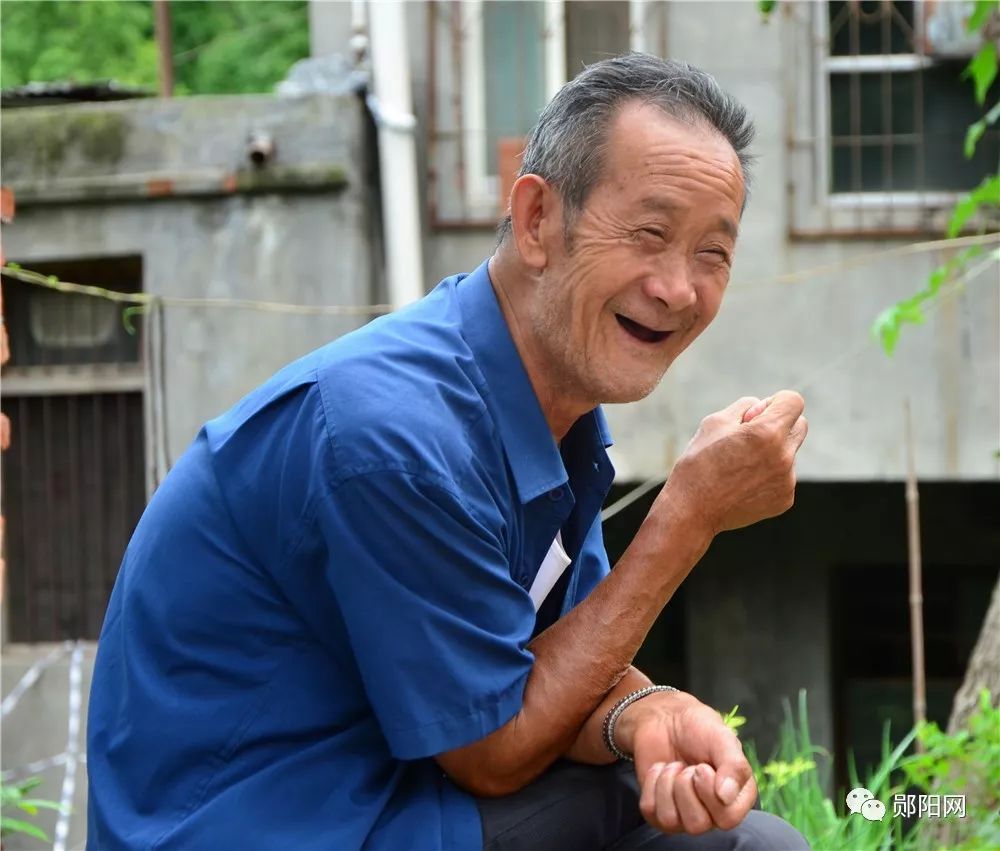 100幅笑脸这是十堰人向祖国献上的最开心的礼物