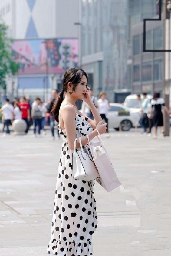 时尚美女漂亮女生 e45f9e2be2394605ac854f5aa8ec9539.jpeg