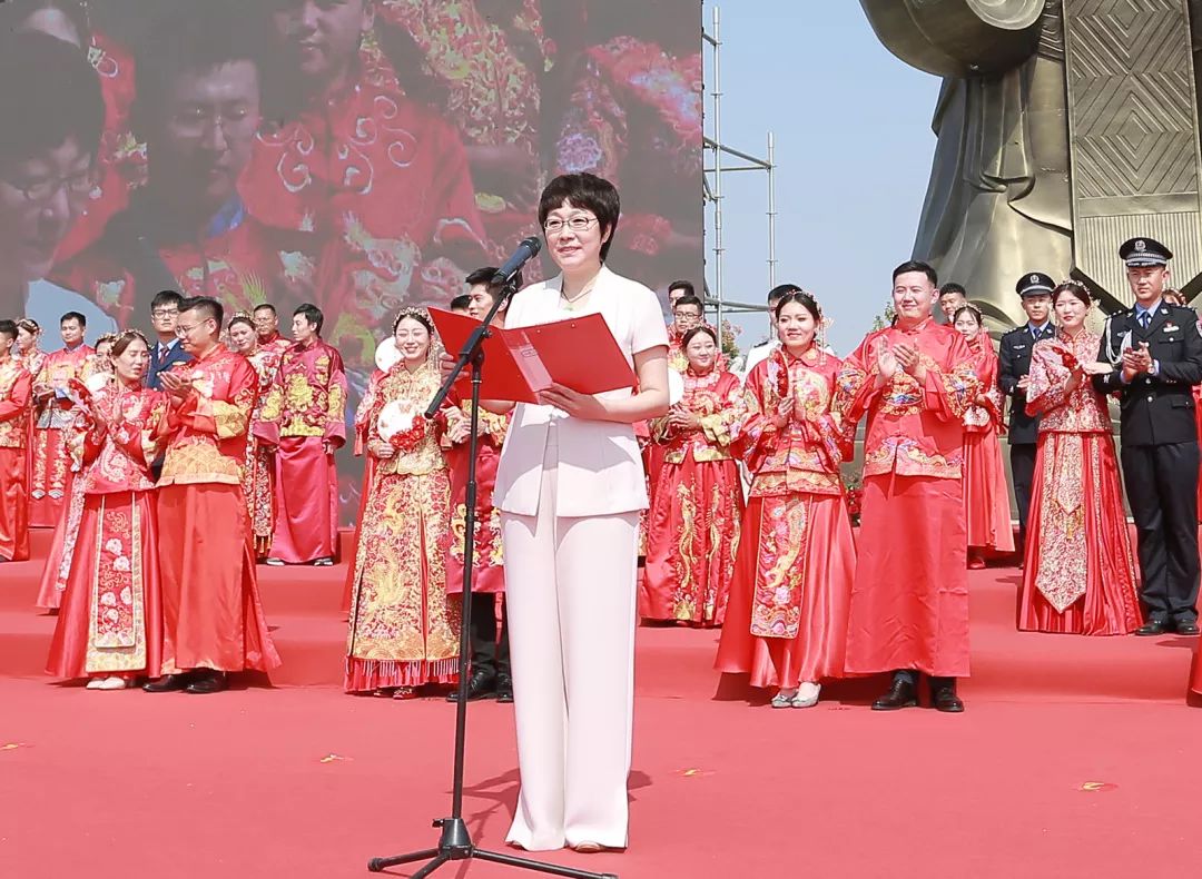 胶州市70对新人共同庆祝新中国70华诞