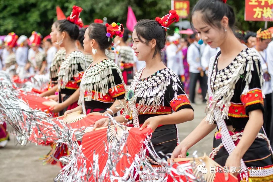 超嗨国庆来陇川过目瑙纵歌节蹦景颇迪附美图