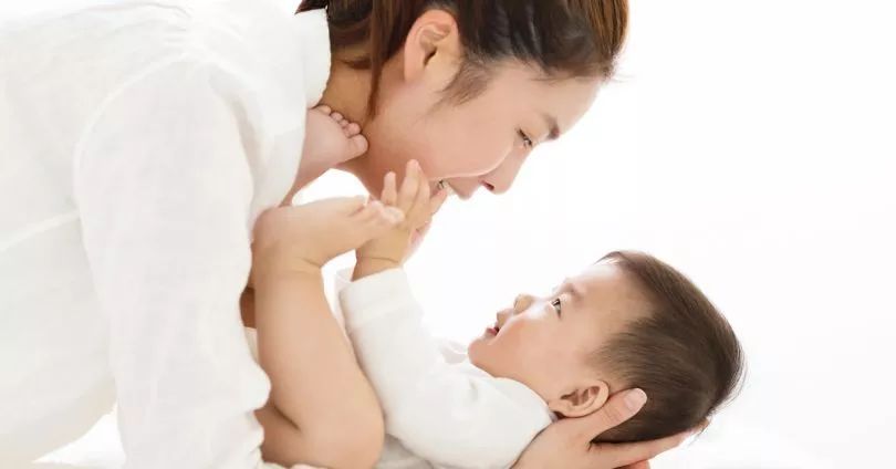 飞机抱怎么抱示范图新生儿 423128e4b9924d83b03d90f1f34dc6b1.jpeg