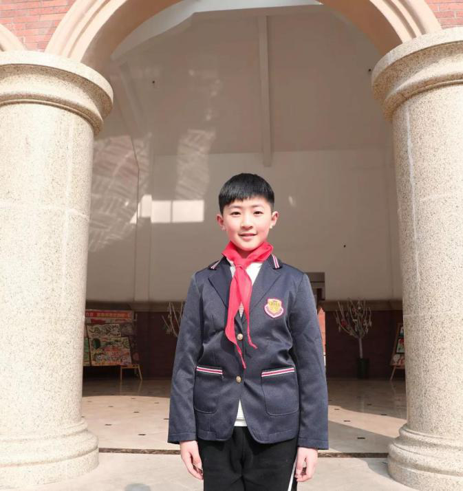 国学小子屈原第76代后裔他是屈良元成都王府外国语学校在校生