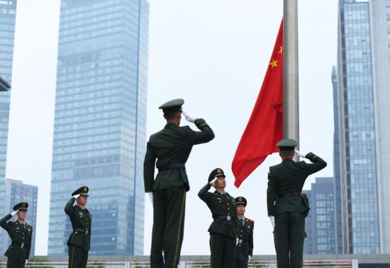 小面大爱·祖国万岁|升国旗、吃面条……两江新区这样庆祝新中国成立70周年