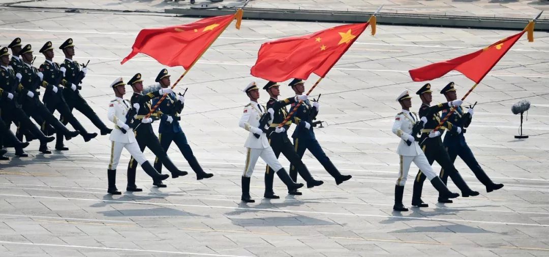 2019年国庆阅兵,国庆70周年阅兵图片 祝福祖国丨化学与环境工程学院组织观看2019国庆阅兵