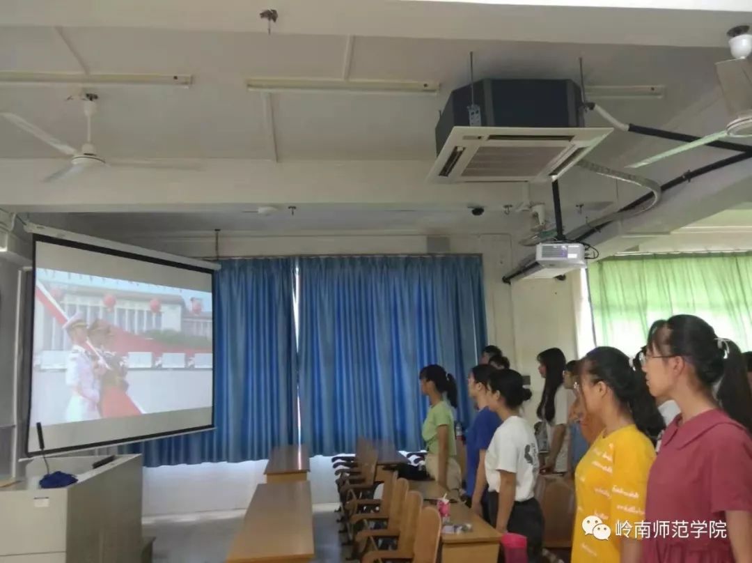 与国同生,与国同庆,他们这样为祖国送祝福