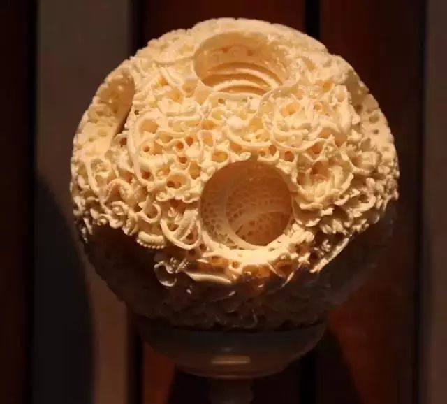 造型精巧繁复、让人叹为观止的鬼工球，为何被雍正皇帝下令禁造？_搜狐网