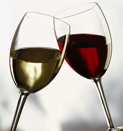红白葡萄酒除了颜色,还有啥区别?