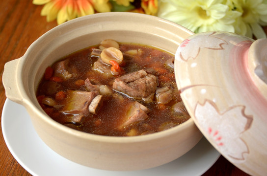 排骨汤放什么材料炖汤 7f15b903ea464caf8b80dba192edb42a.jpeg